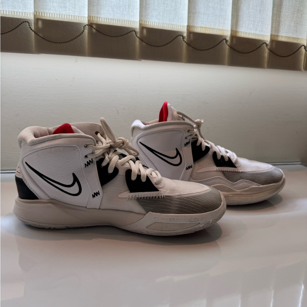 Nike Kyrie Infinity Basketball/Volleyball Shoes